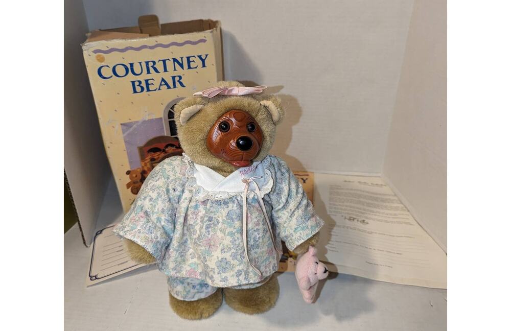 Vintage 1990 Robert Raikes Original Signed Courtney Woodened Faced Bear Complete